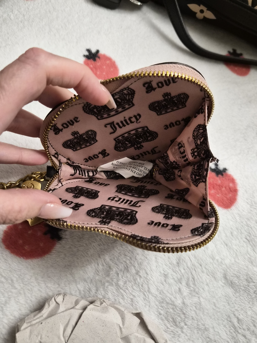 Juicy Couture Pink Heart Card & Coin Holder with Gold Chain Charms NWOT - Picture 4 of 6